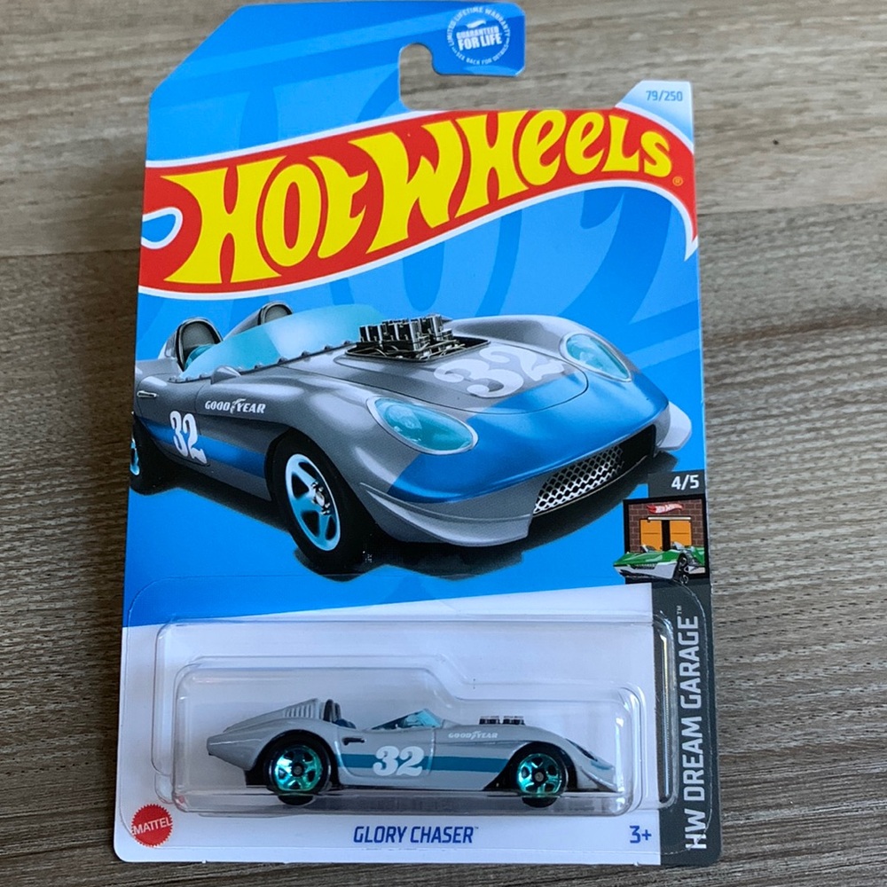 Hot Wheels Glory Chase Car HW Dream Garage Hotwheels Convertible Race Car 2024 🆕
